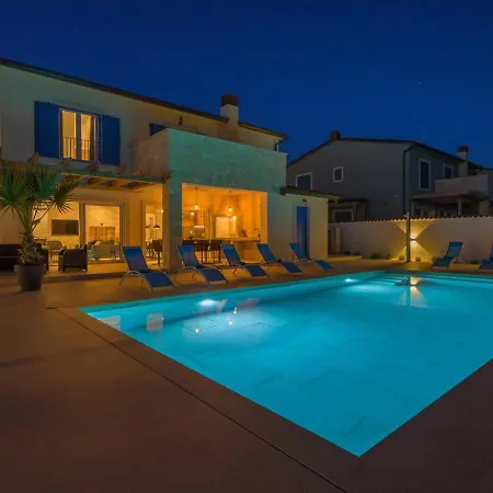 The Best Property With Private Pool Apartment *
